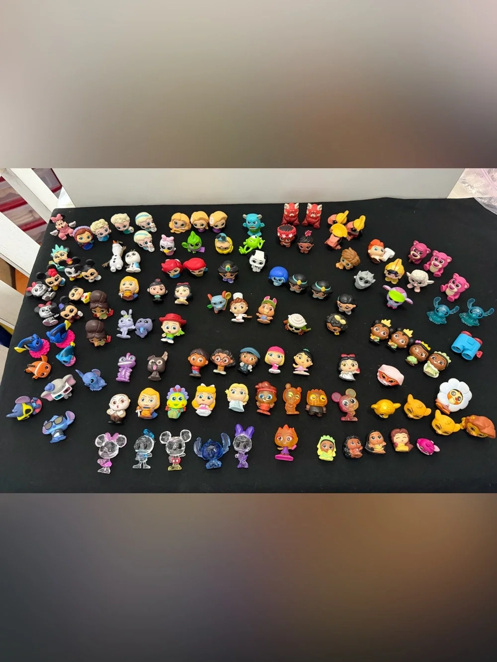 Lot of 110 Doorables